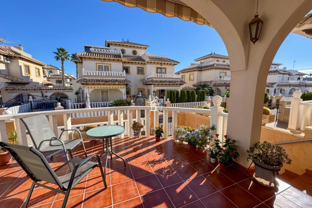 Terrazza - Semi-Detached Villa with Pool in Cabo Roig