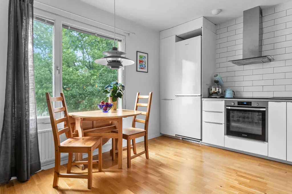 Söögituba - Apartment with Balcony in Edsberg