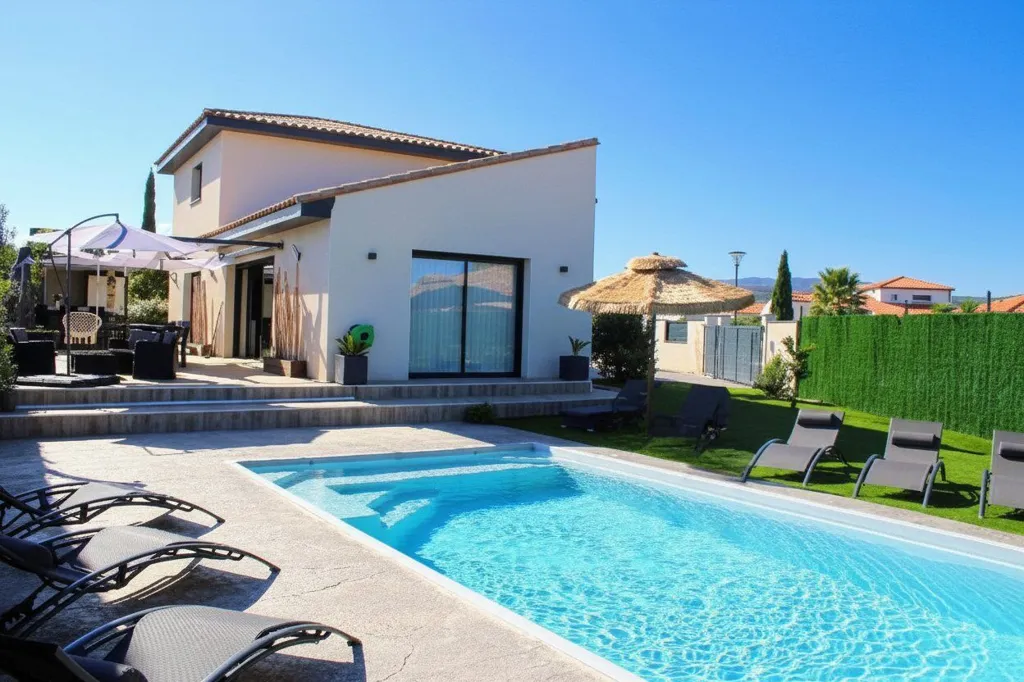 Bassein - Villa with Pool in Millas