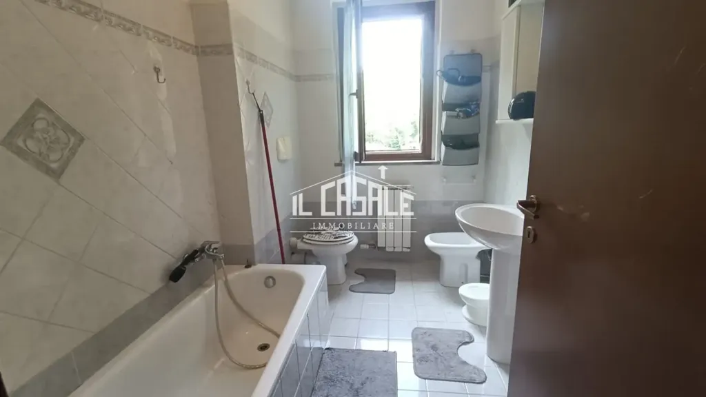 Salles de bain - Quadrilocale with Balcony in Londa