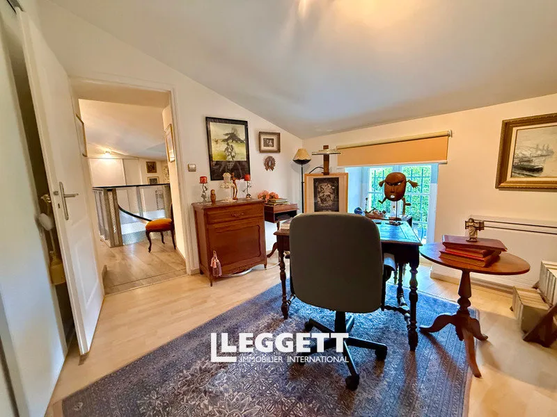 Bureau - Maison en Pierre avec Piscine à Marnes