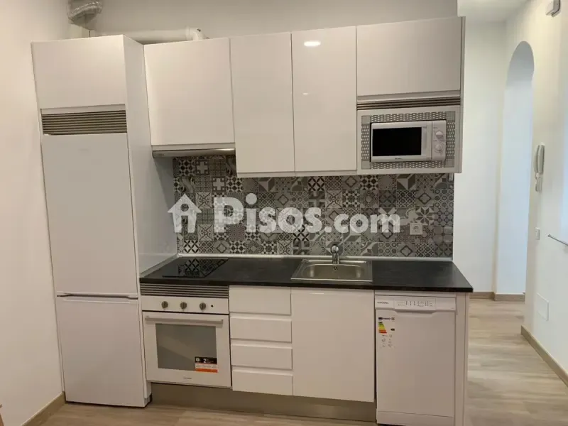 Cuisine - 1-Bed Flat in Central Madrid