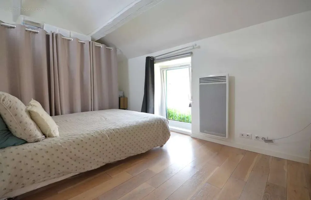 Bedrooms - Charming Village House with West-Facing Garden