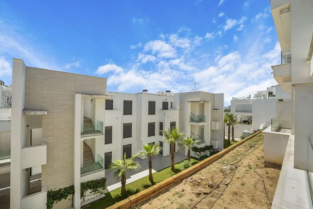 Jardin - Duplex with Sea View and Pool in San Roque