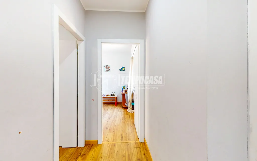 Esik - Independent Apartment with Terrazzo in Cambiano