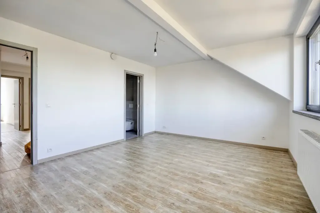 Pièces - Nouveau Triplex avec Terrasse et Jardin à Wemmel