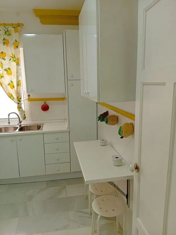 Köök - Modern Flat with Balcony in Ensanche Centro
