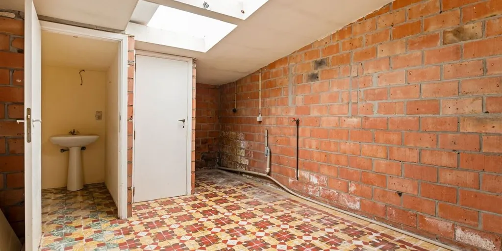 Vannitoad - Multi-Purpose Building with Large Garden in Sinaai