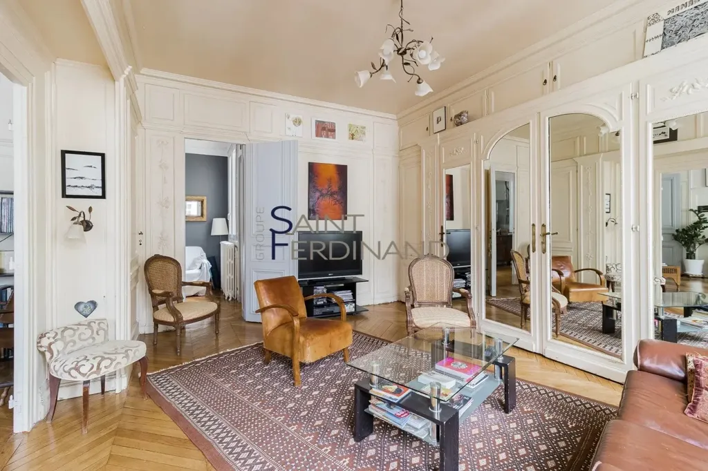 Elutuba - Luxury Duplex Flat with City View in Monceau