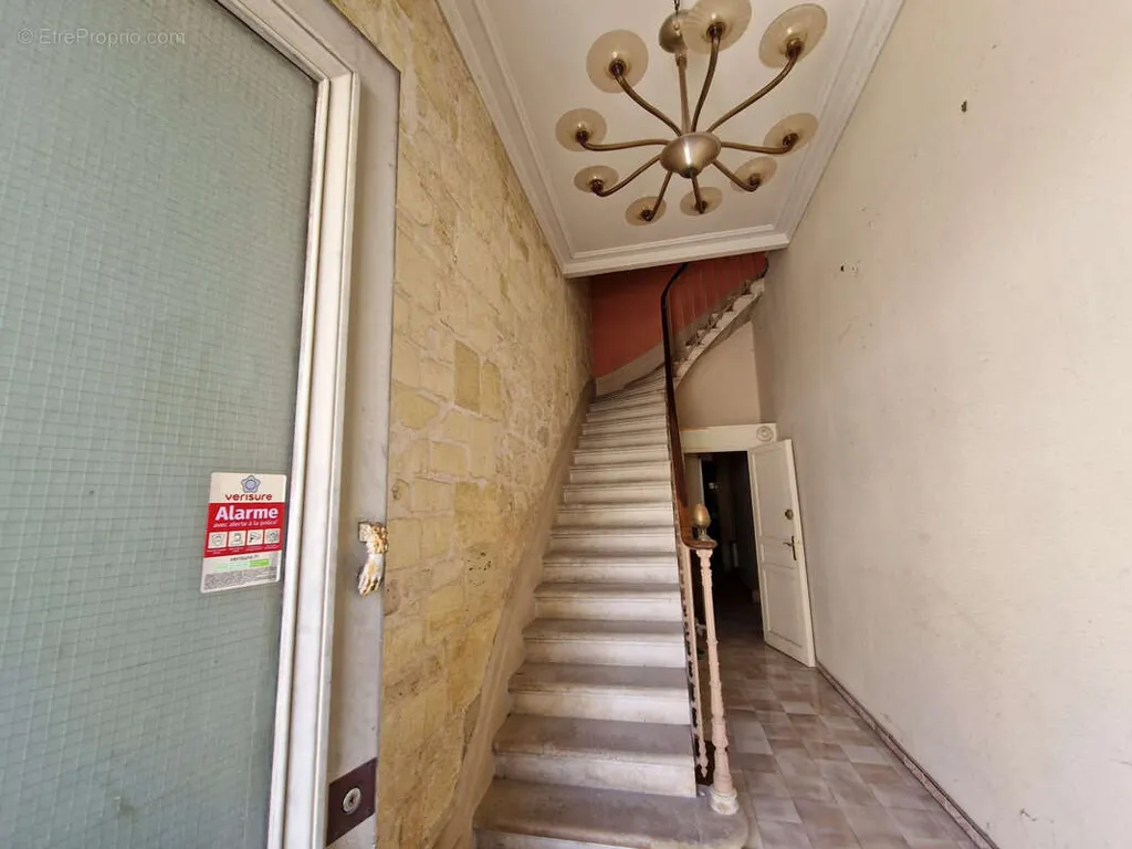 Stanze - T2 with Large Terrace in Bordeaux Croix Blanche