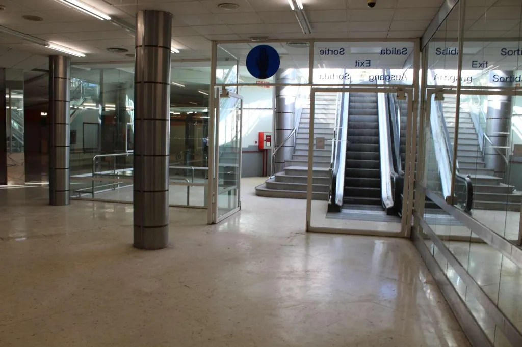 Esik - Commercial Space with Parking in Benicasim