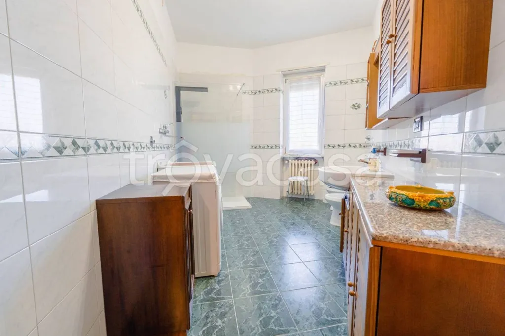 Salles de bain - Appartement 3 pièces à Torino