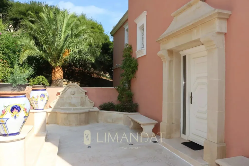 Terrasse - Villa à Rénover avec Vue Mer à Ramatuelle