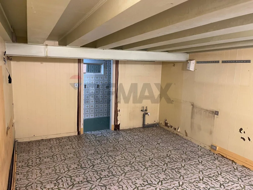 Garaaž - Office with Private Access in San Polo, Venice