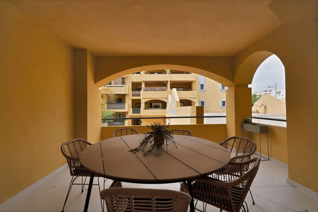 Terrasse - 4-Bedroom Apartment with East Views in San Pedro de Alcántara