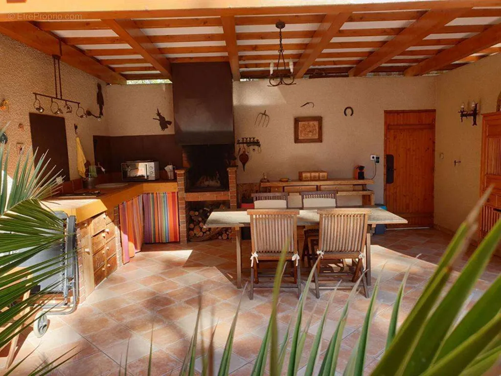 Terrass - Architectural House with Professional Space in Amélie-les-Bains