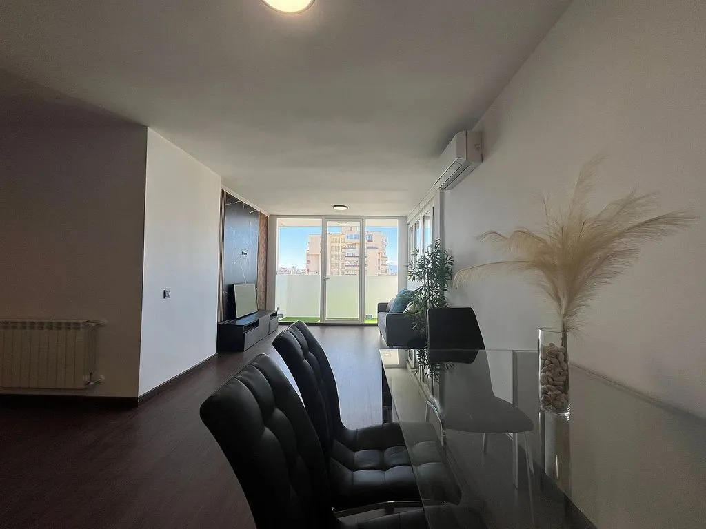 Dining Room - Apartment with Terrace in Canillas, Madrid