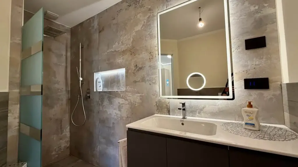 Salles de bain - Contemporary Apartment with Terrace in Verbania