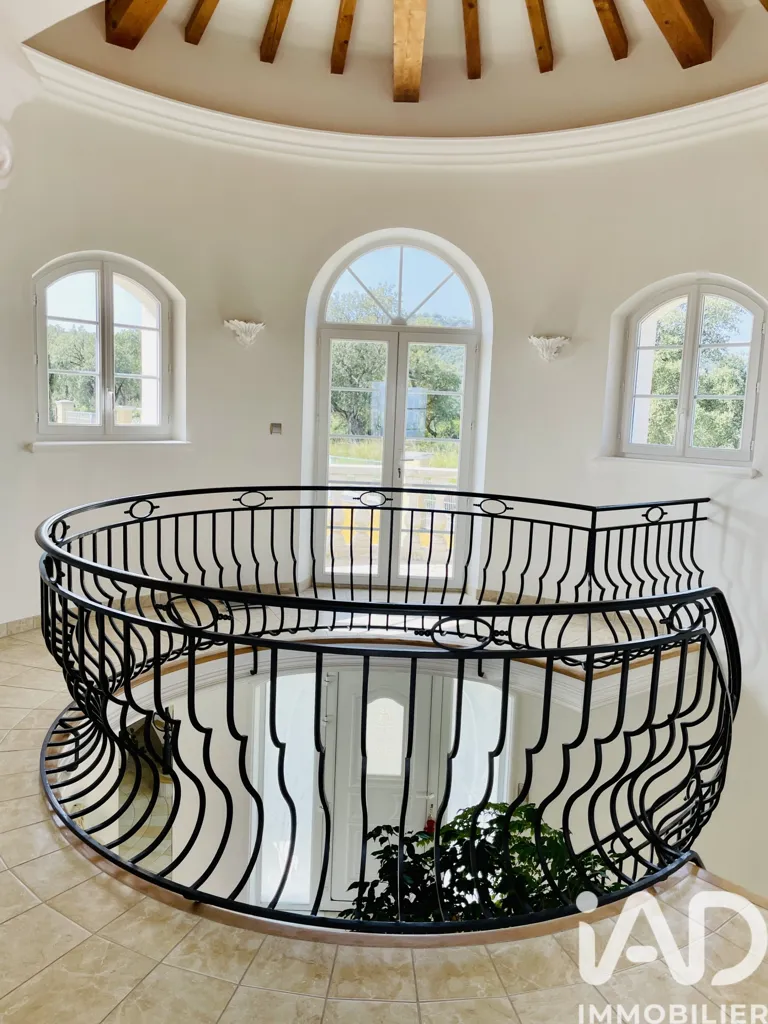 Pièces - Villa Moderne avec Vue Mer à Roquebrune-sur-Argens