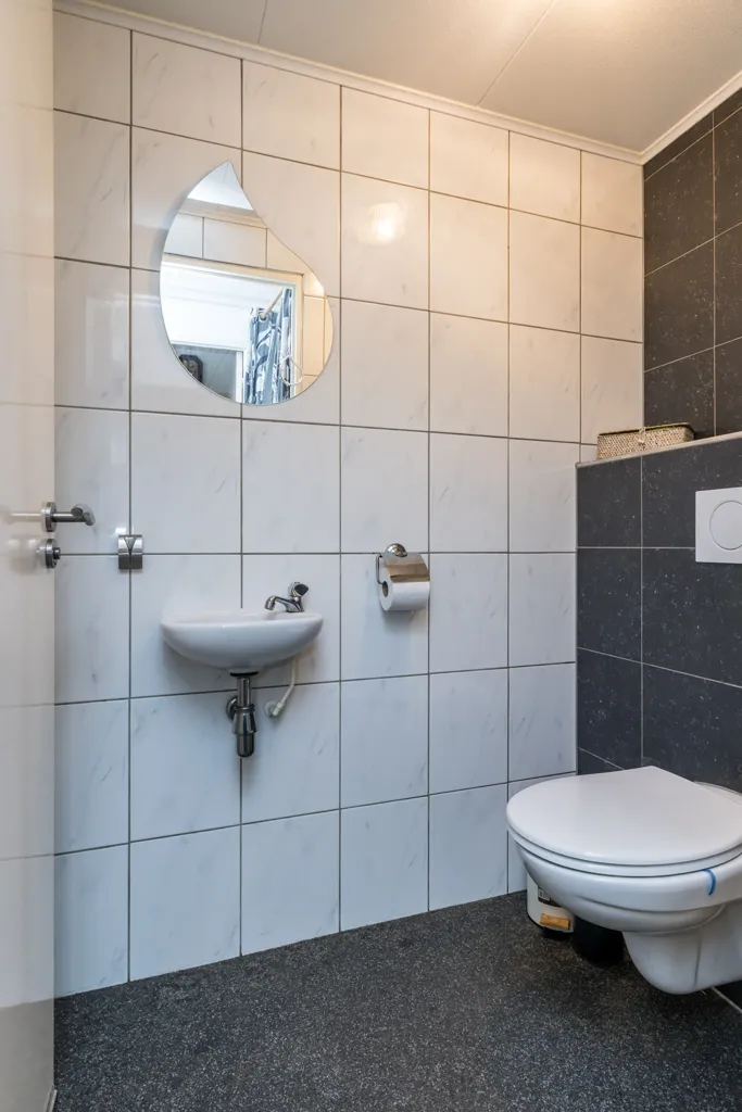 Vannitoad - Corner House with Garden in Brunssum