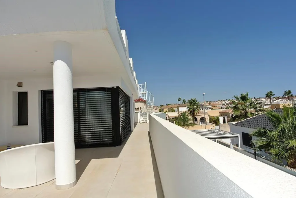Balcone - Luxury Villa with Pool in La Marina