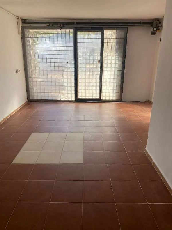 Rooms - Semi-detached House with Pool in Macenas
