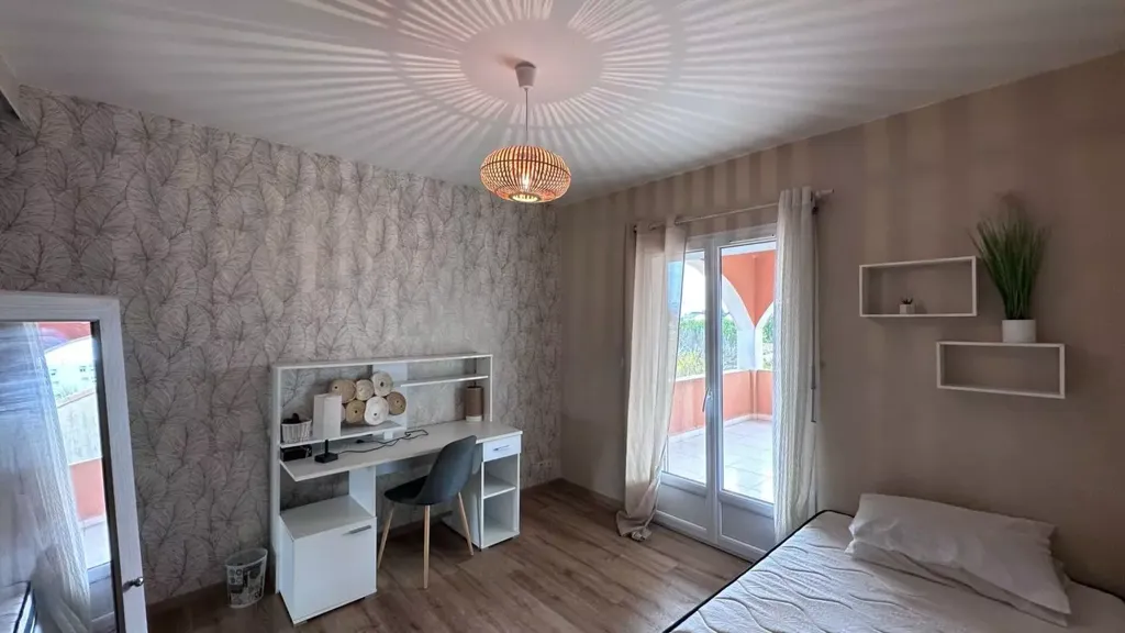 Chambres - Maison avec Piscine et Jardin à Montélimar