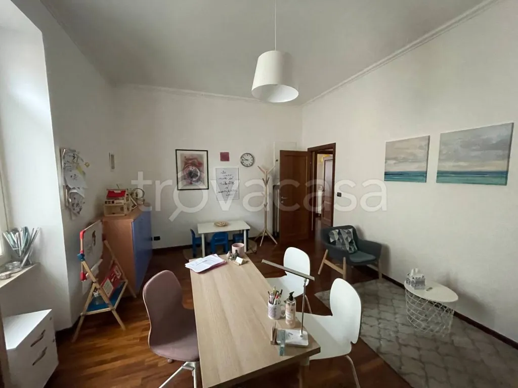 Salle à manger - Rustic Apartment with Balcony in Cuneo