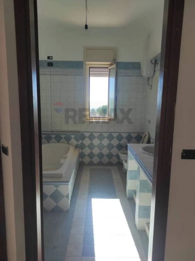 Salles de bain - Prestigious Apartment with Double Exposure in Favara