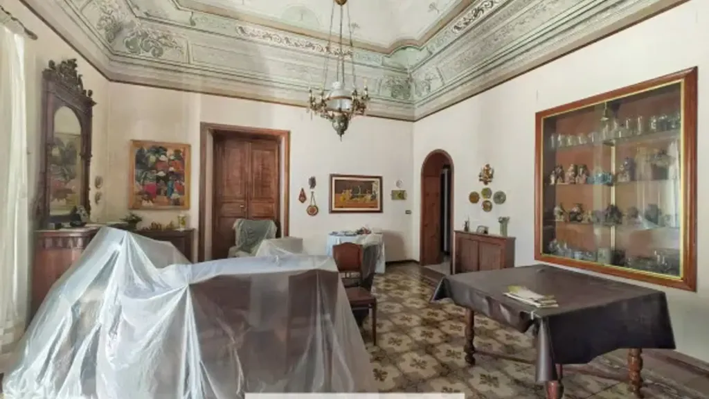 Söögituba - Terraced House with Commercial Space in Canicattì