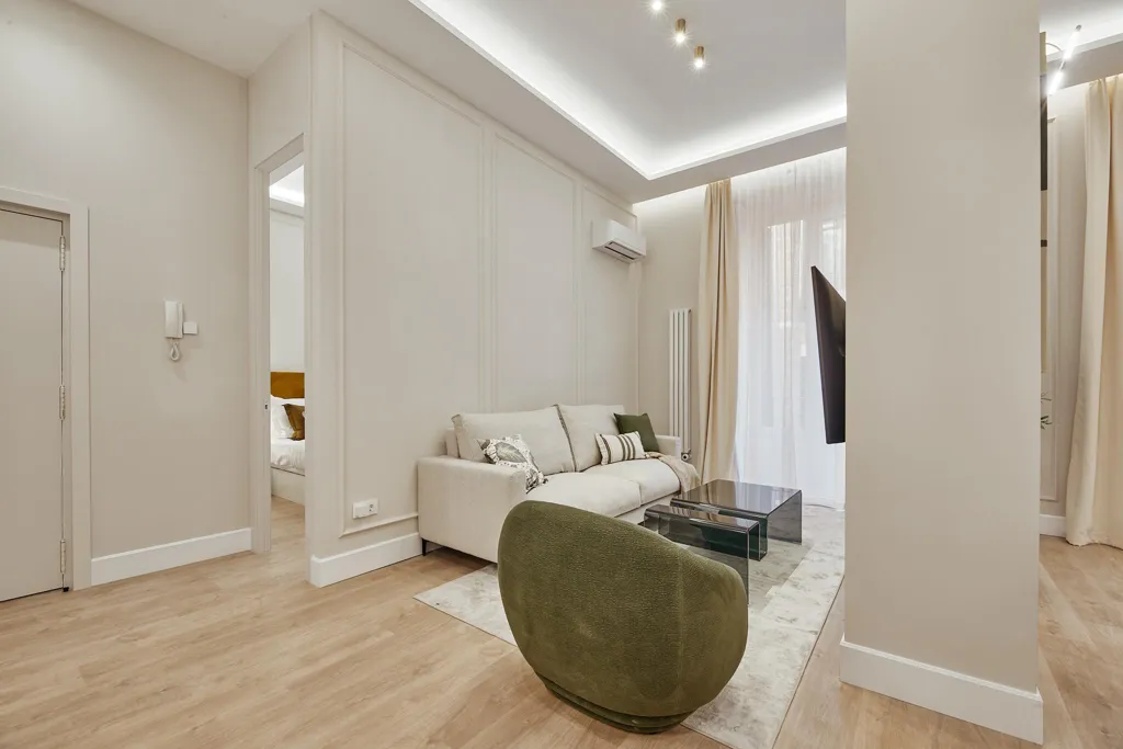 Elutuba - Transforming Flat with Balconies in Madrid
