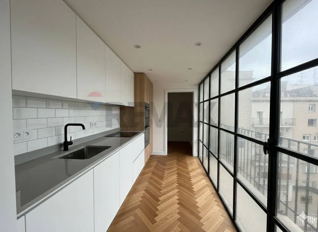 Cuisine - Apartment with Balcony in Central Afragola