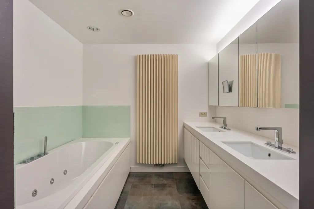 Salles de bain - Appartement de luxe avec terrasse ensoleillée à Hasselt
