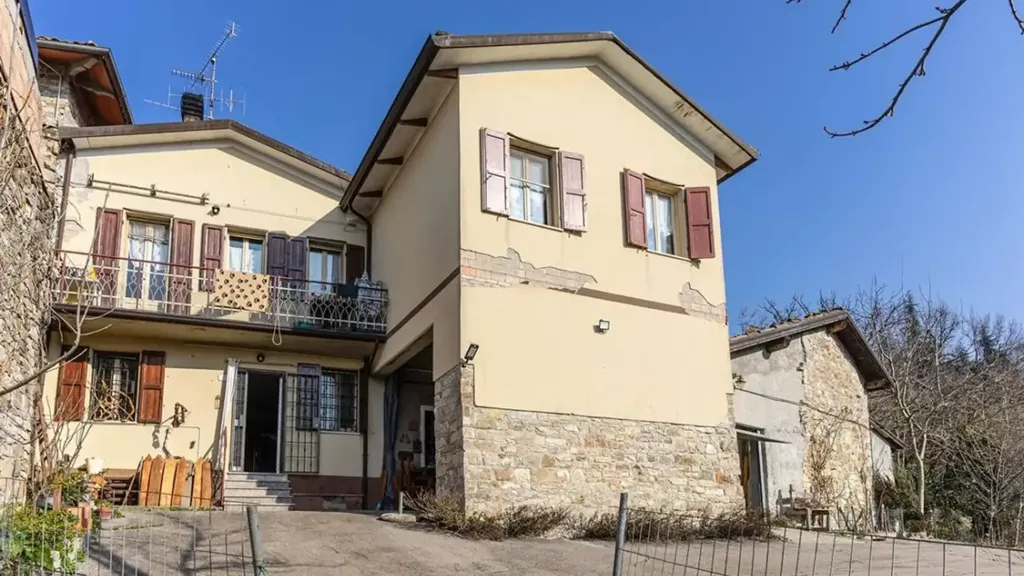 Esterno - Rustic House with Orchard in Canossa