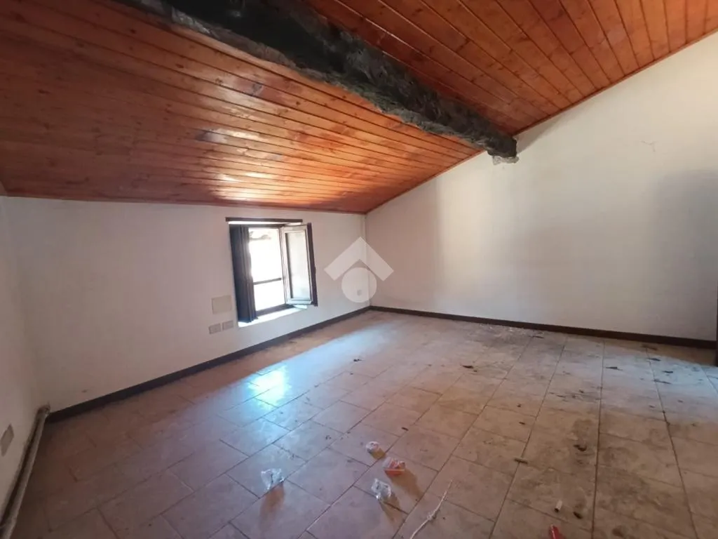 Pièces - 3-Room Apartment with Balconies in Stezzano