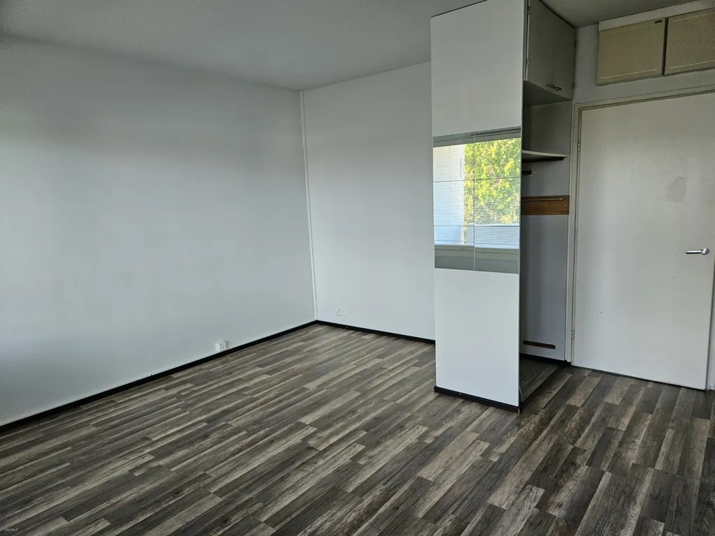 Magamistoad - Bright Studio Flat with Balcony in Espoo