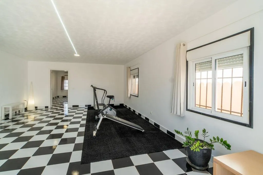 Rooms - Luxury Villa with Pool in Torrevieja