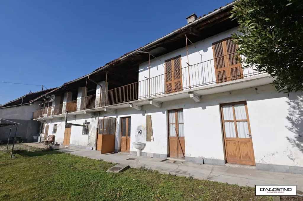 Välivaade - Terraced House with Garden in Rivarolo Canavese