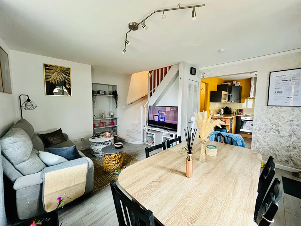 Salle à manger - Maisonnette Rénovée en Copropriété près d'Orléans