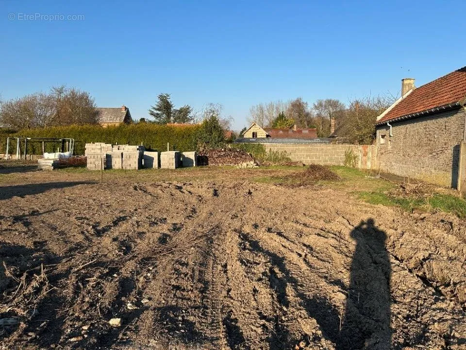 Giardino - Buildable Plot with Garden in Plouvain