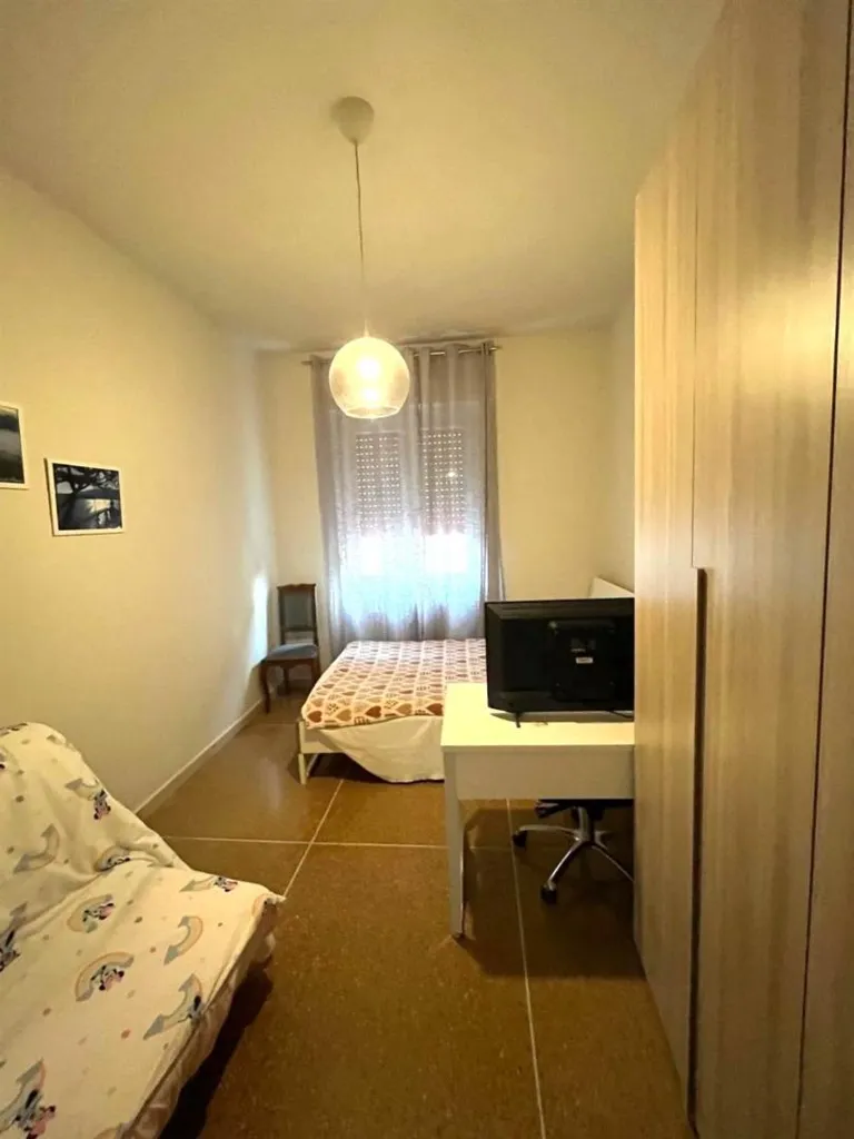 Chambres - Rearranged Apartment with Balcony in Legnano
