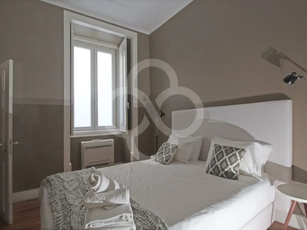 Chambres - Fully Renovated 2-Bed Flat in Bica, Lisbon