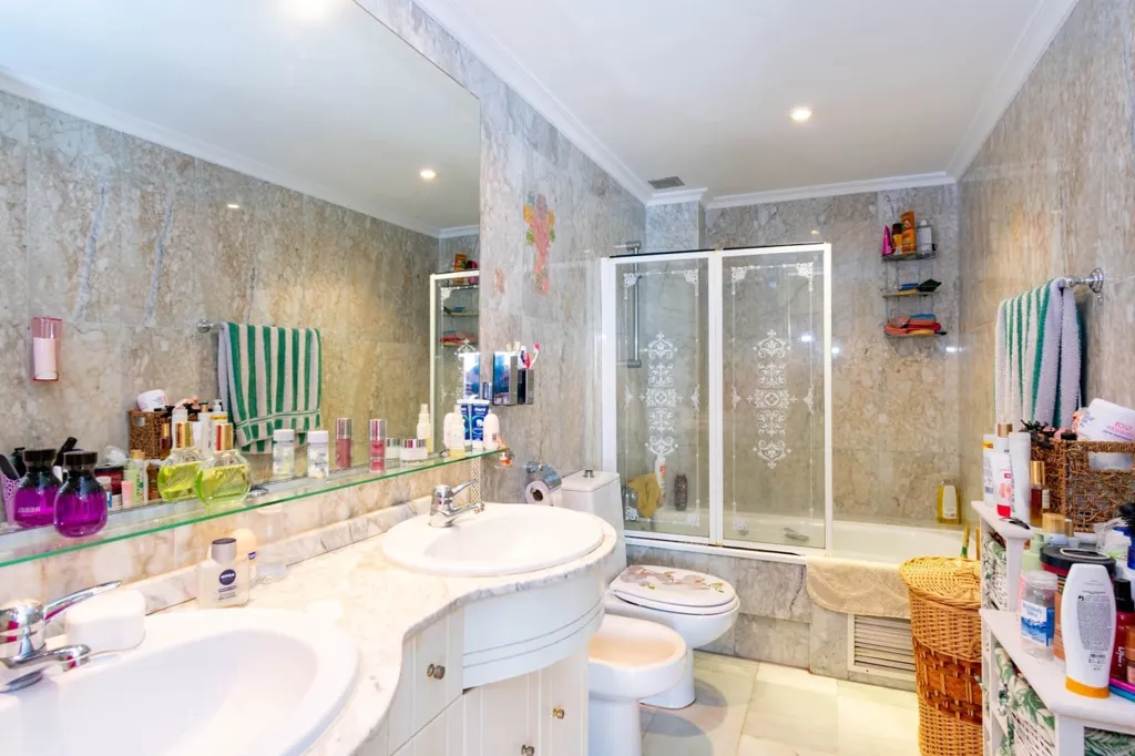 Bagni - Townhouse with Garden in Estepona