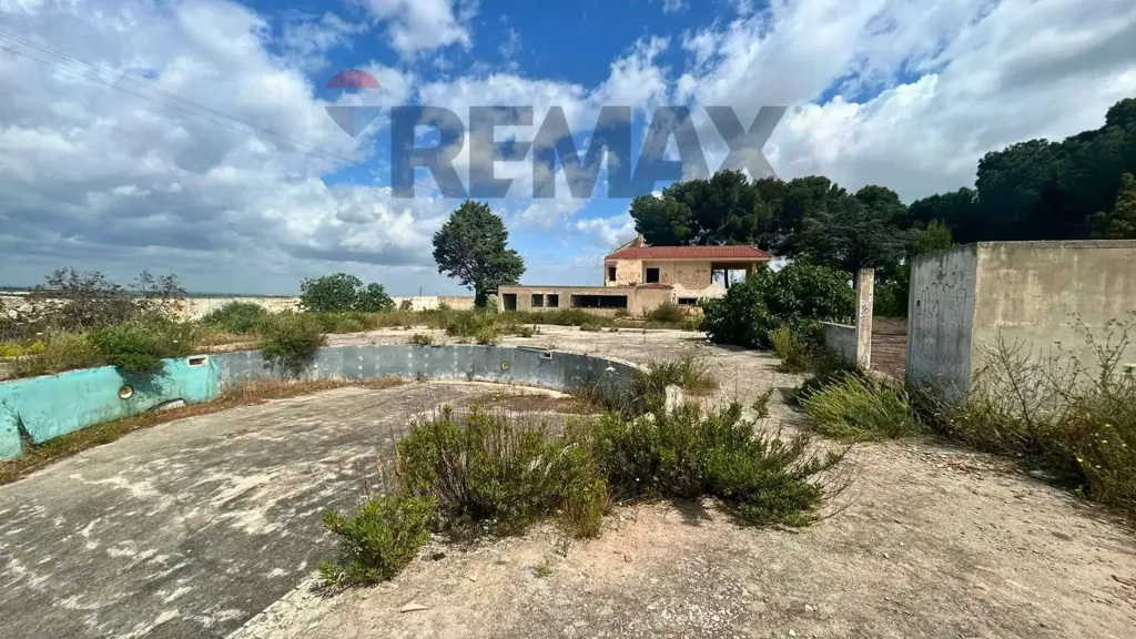 Bassein - Rustic Property with Large Garden in Adelfia