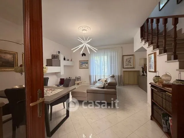 Elutuba - Terraced House with Balcony in Capranica