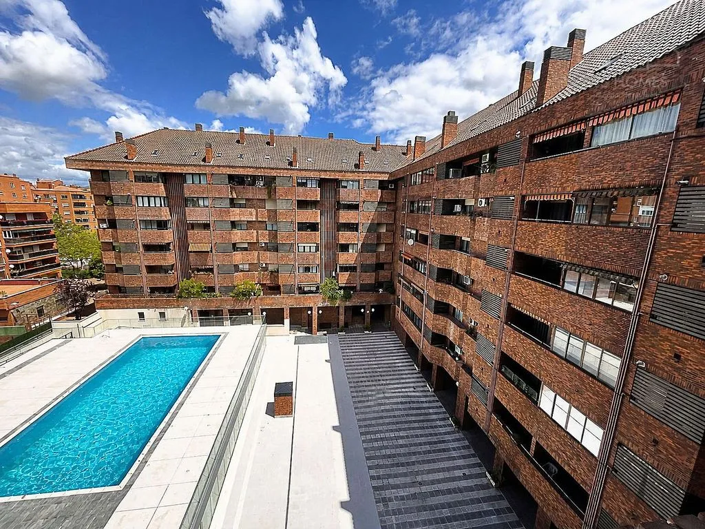 Õhuvaade - 1-Bedroom Apartment with Pool in Tres Cantos