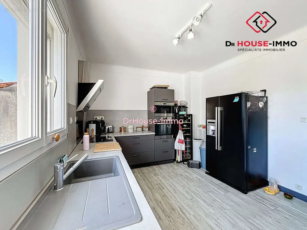 Kitchen - House with Pool and Garden in Périgueux Centre