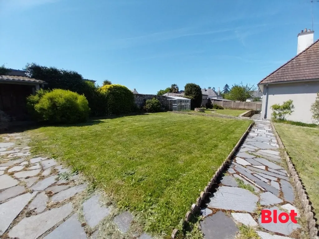 Giardino - Bright House with Balcony in Antrain
