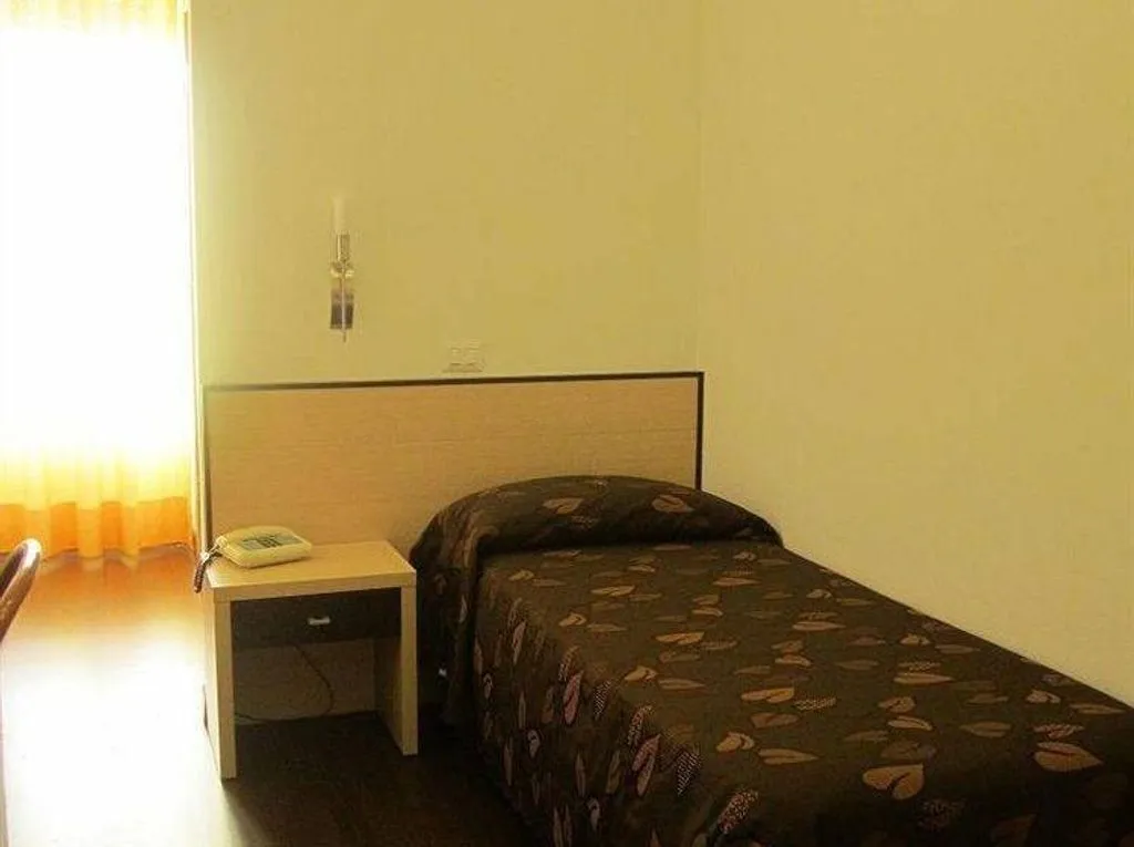 Chambres - Hotel Complex with Pool in Anghiari, Tuscany