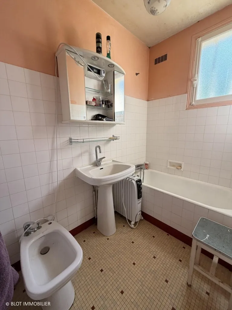 Salles de bain - Maison de caractère avec jardin au sud à Le Rheu